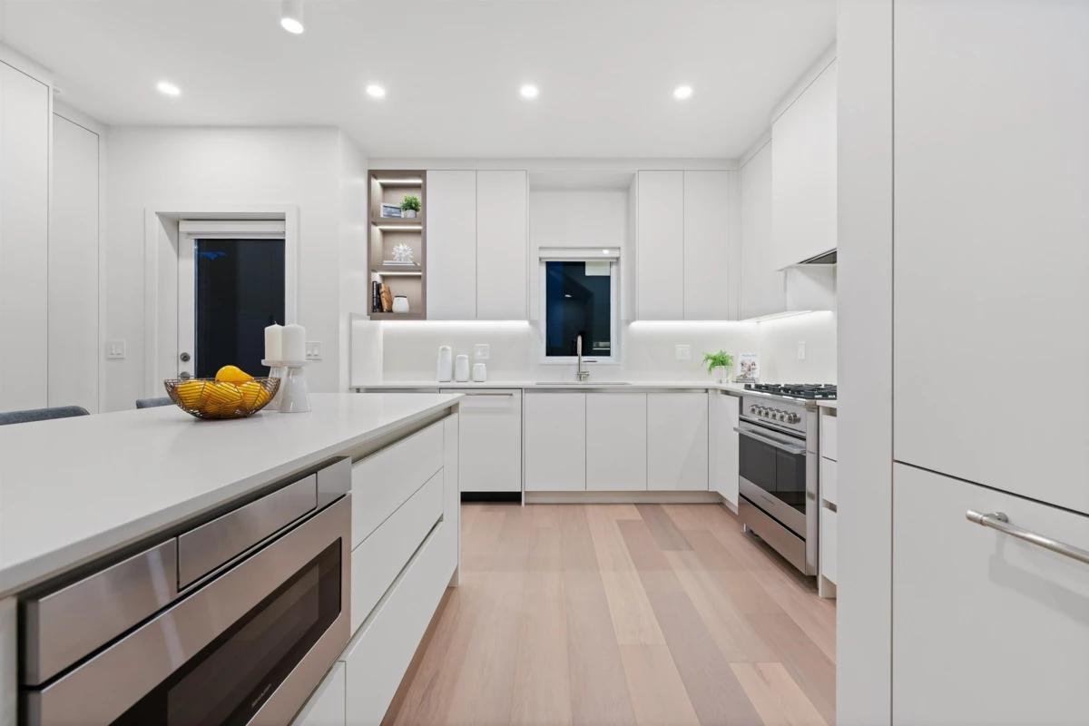 Kitchen Photo of 1 1632 E 21st Avenue, Vancouver, BC