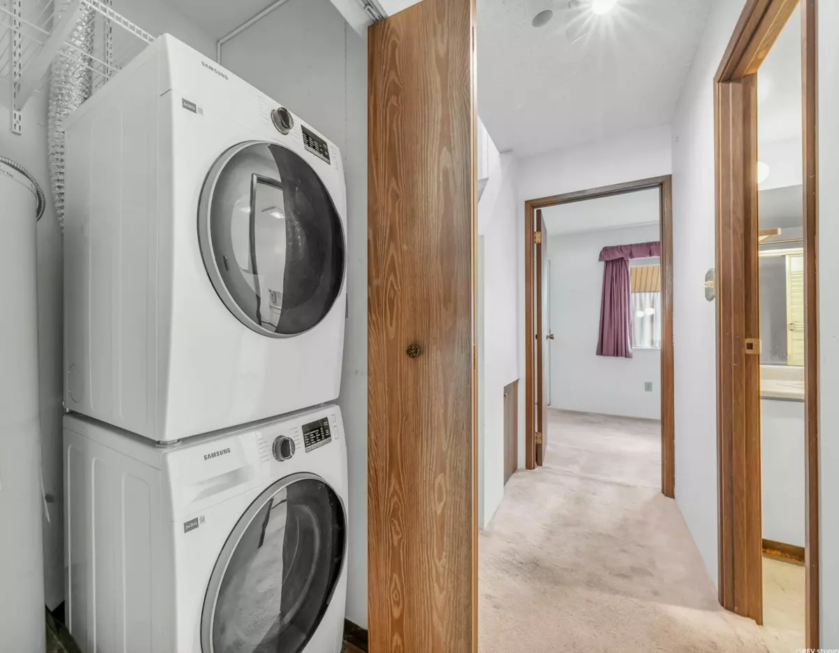 Basement Recreation Room Photo of 410 1363 Clyde Avenue, West Vancouver, BC