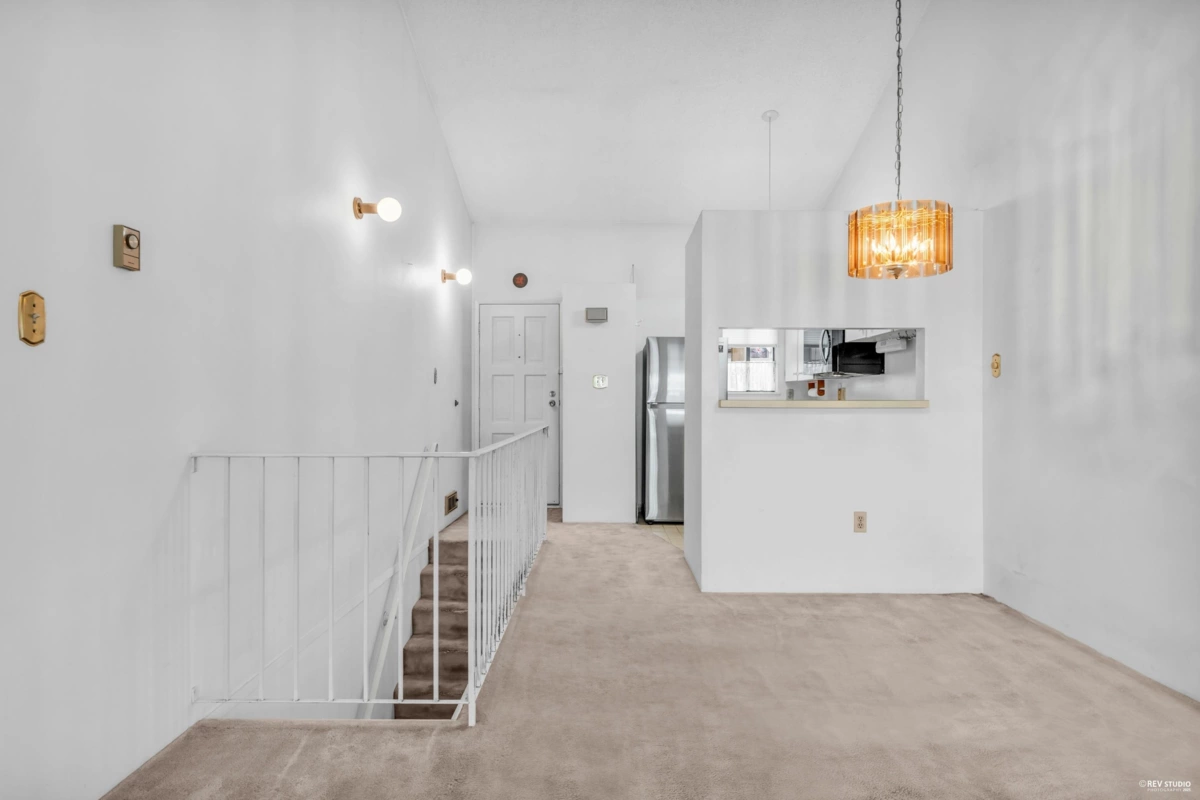 Breakfast Nook Photo of 410 1363 Clyde Avenue, West Vancouver, BC