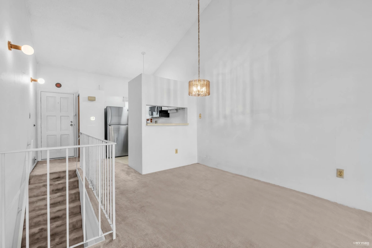 Dining Area Photo of 410 1363 Clyde Avenue, West Vancouver, BC