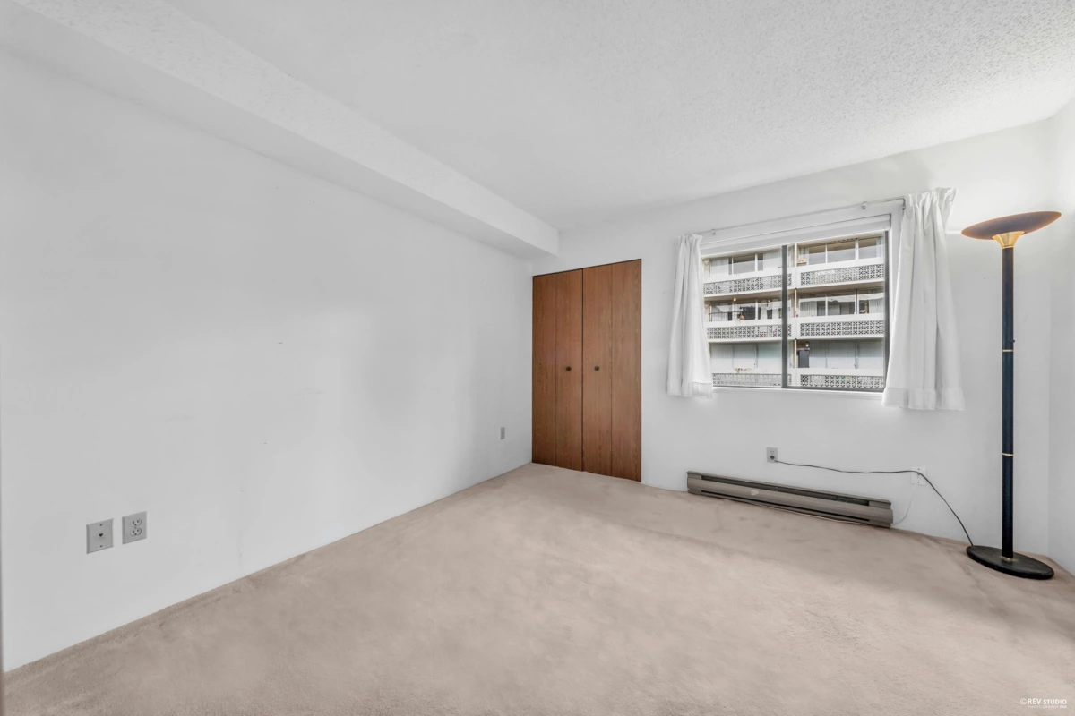 Laundry Room Photo of 410 1363 Clyde Avenue, West Vancouver, BC