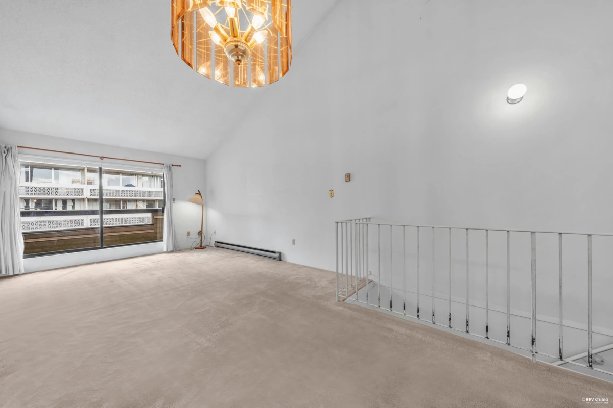 Primary Bathroom Photo of 410 1363 Clyde Avenue, West Vancouver, BC