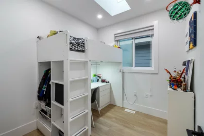 Basement Recreation Room Photo of 2561 168 Street, Surrey, BC