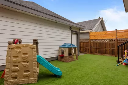 Garden / Landscaping Photo of 2561 168 Street, Surrey, BC