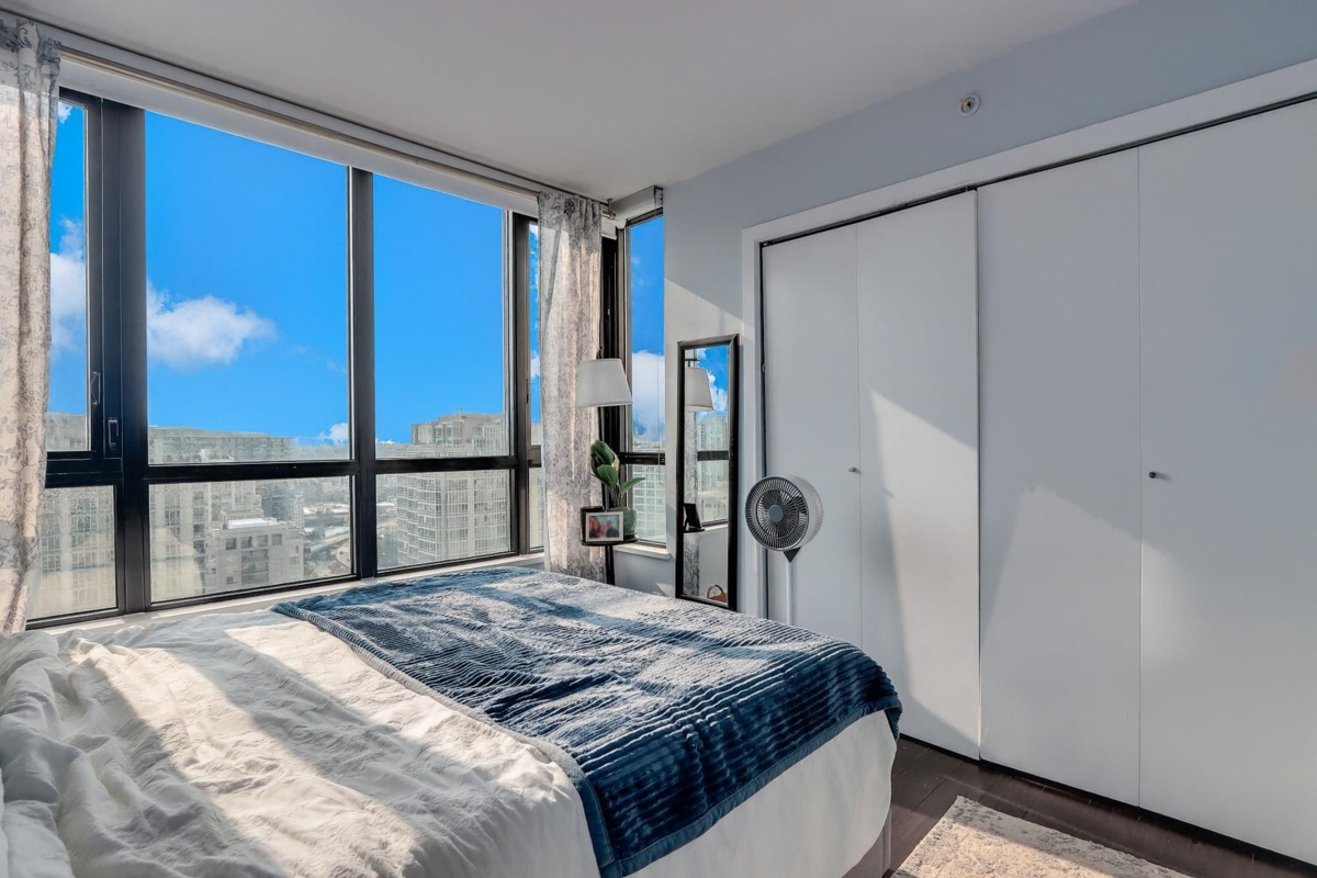 Breakfast Nook Photo of 2704 909 Mainland Street, Vancouver, BC