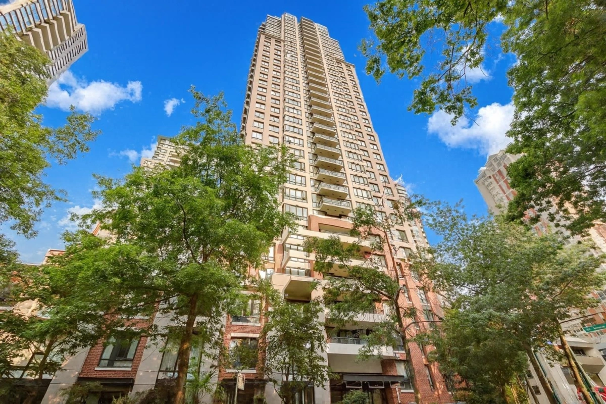 Primary Bathroom Photo of 2704 909 Mainland Street, Vancouver, BC