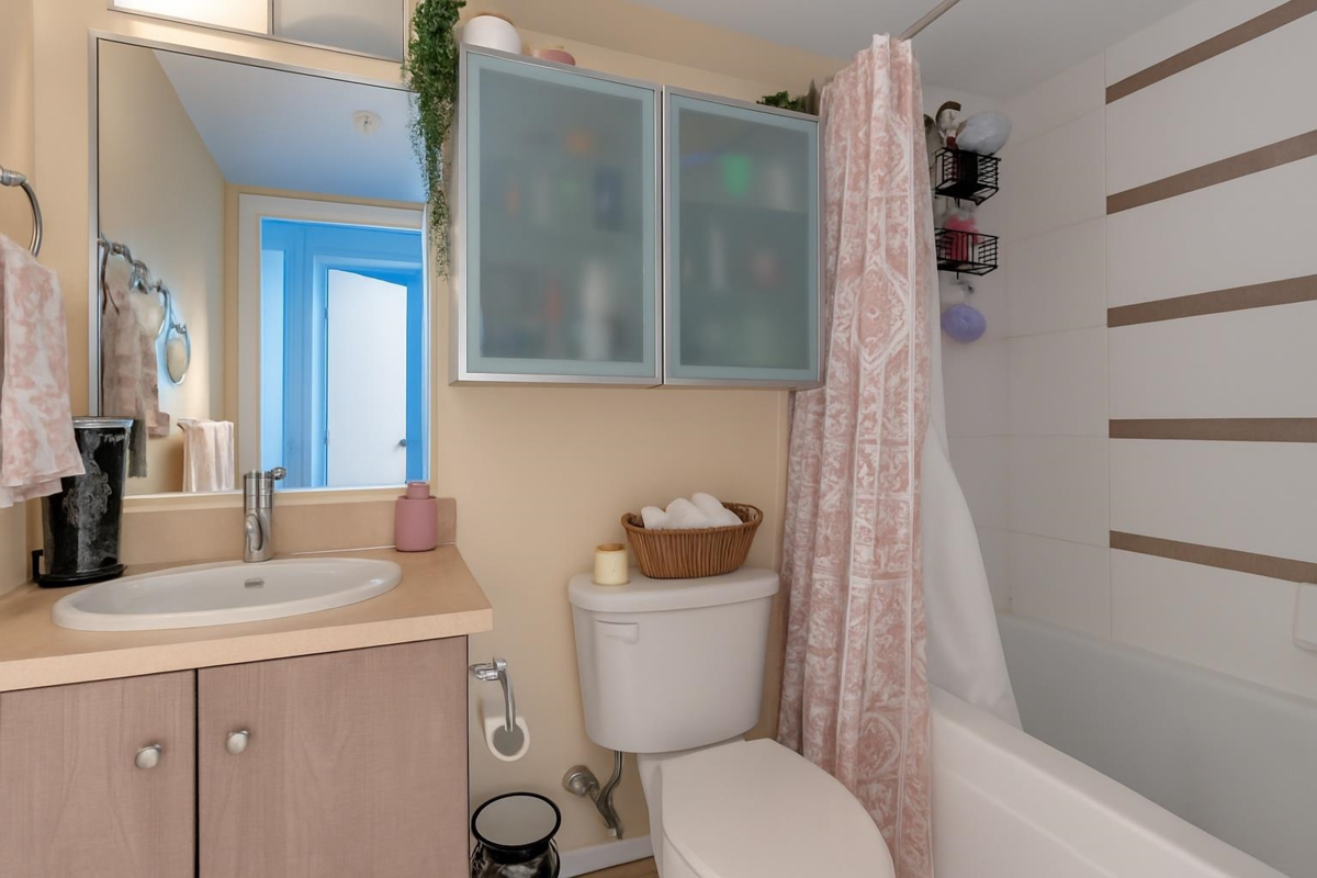 Primary Bedroom Photo of 2704 909 Mainland Street, Vancouver, BC