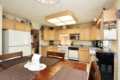 Breakfast Nook Photo of 16524 84a Avenue, Surrey, BC