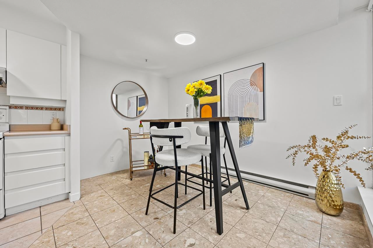 Breakfast Nook Photo of 1503 8297 Saba Road, Richmond, BC