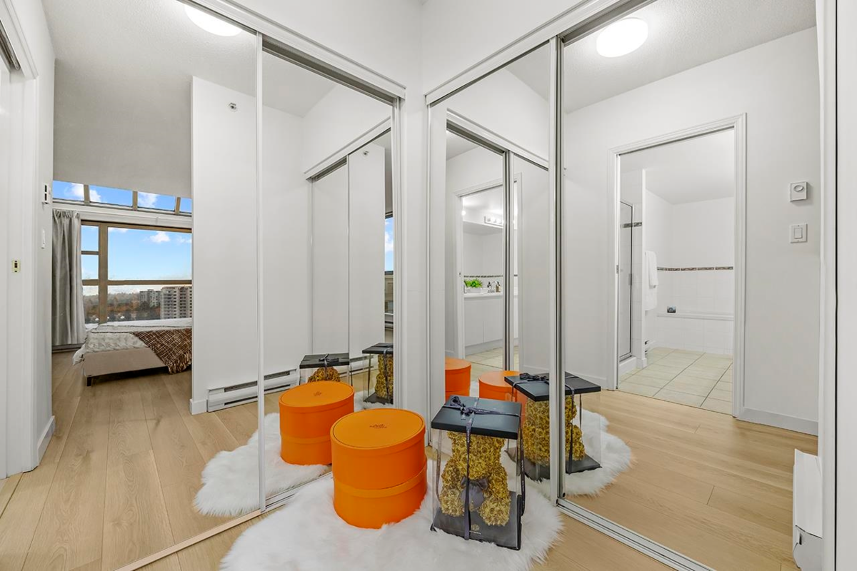 Mudroom Photo of 1503 8297 Saba Road, Richmond, BC