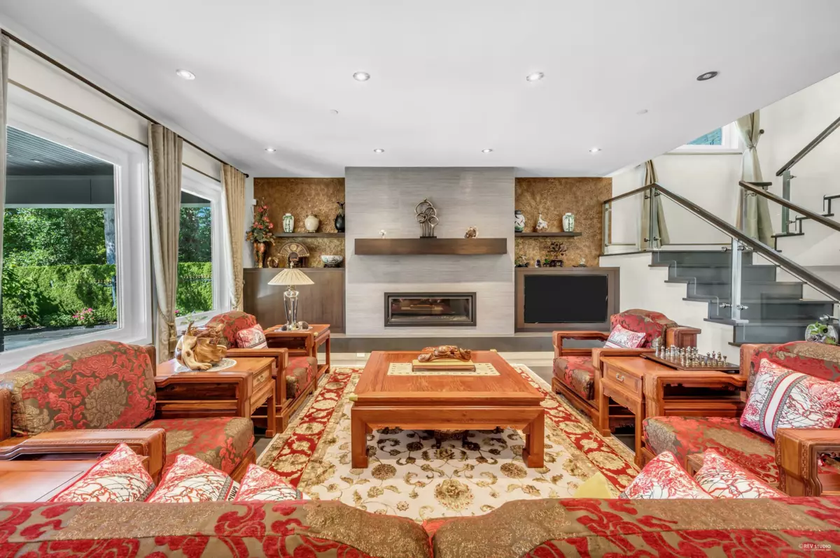 Breakfast Nook Photo of 13657 Marine Drive, White Rock, BC