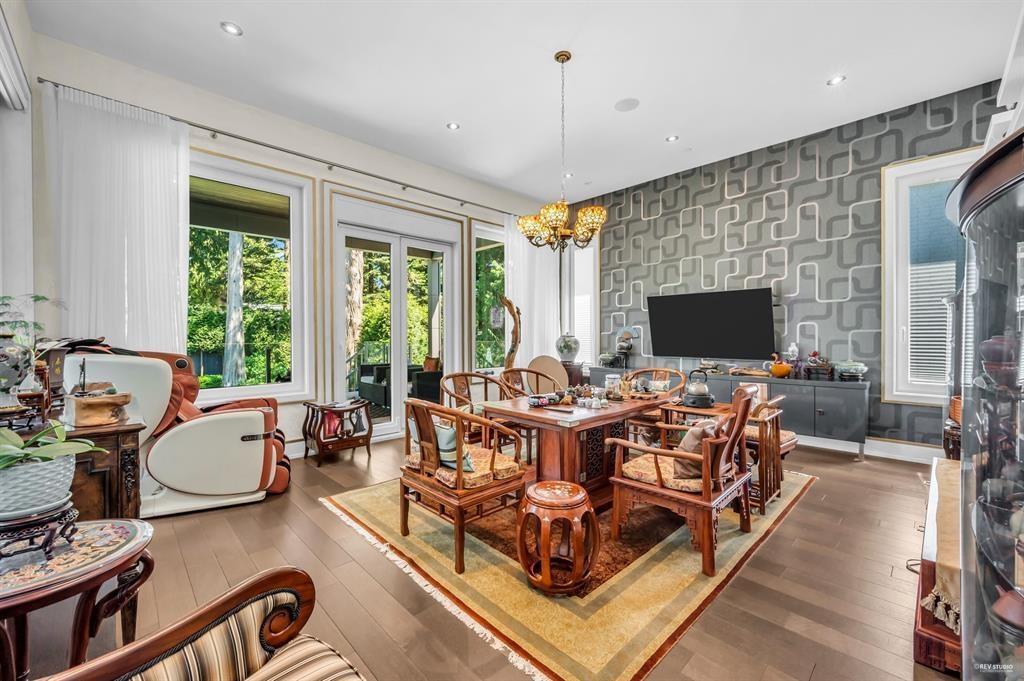 Swimming Pool Photo of 13657 Marine Drive, White Rock, BC