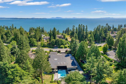 13657 Marine Drive, White Rock, BC, White Rock — Single Family Residence for sale