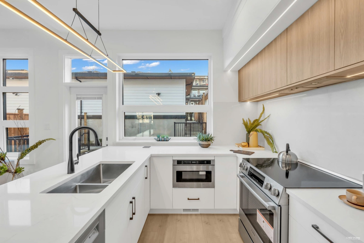 Kitchen Island Photo of 13638 232 Street, Maple Ridge, BC