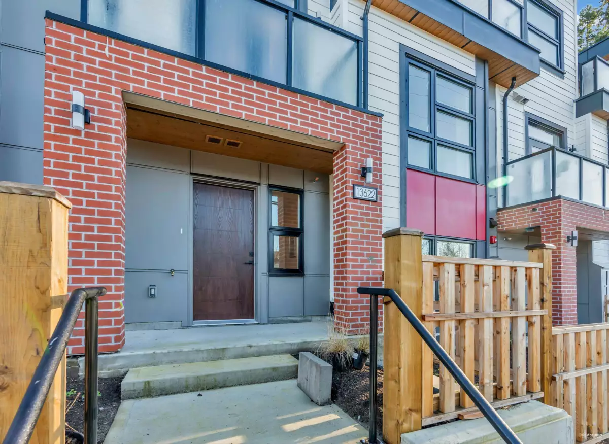 Outdoor Patio Photo of 13638 232 Street, Maple Ridge, BC