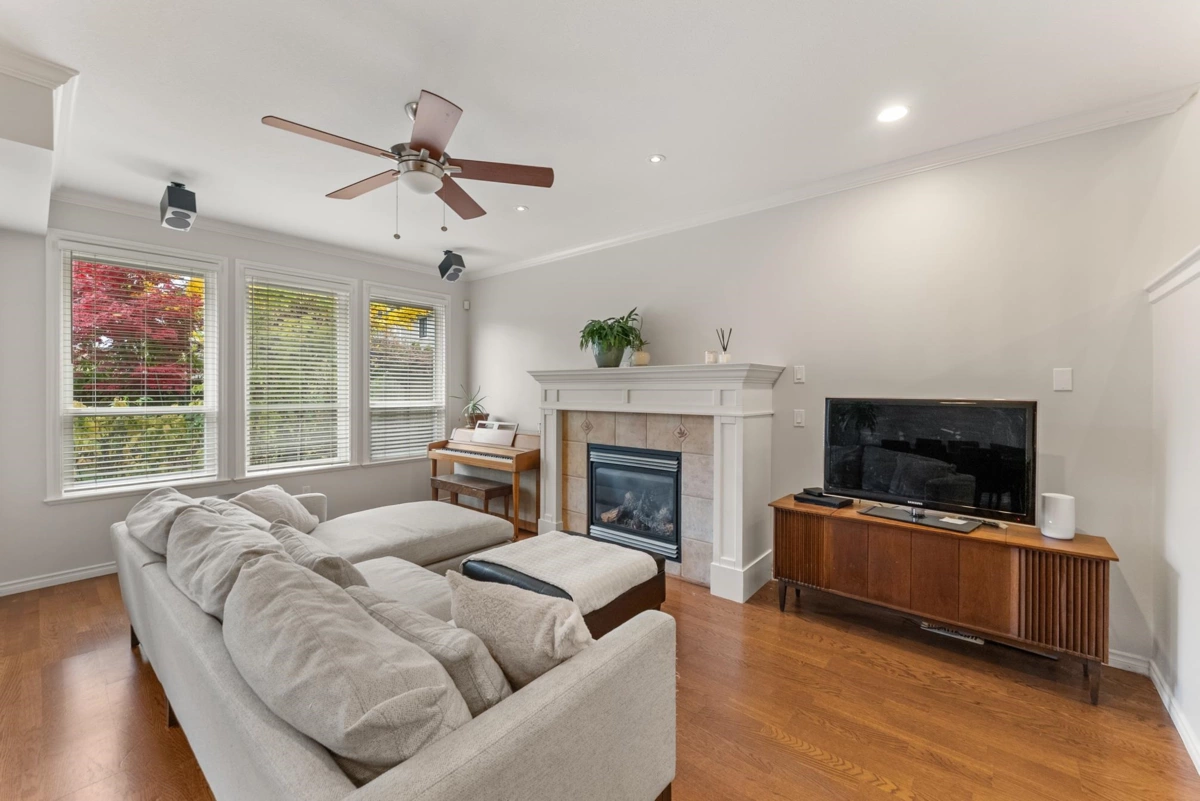 Dining Area Photo of 3880 Garry Street, Richmond, BC
