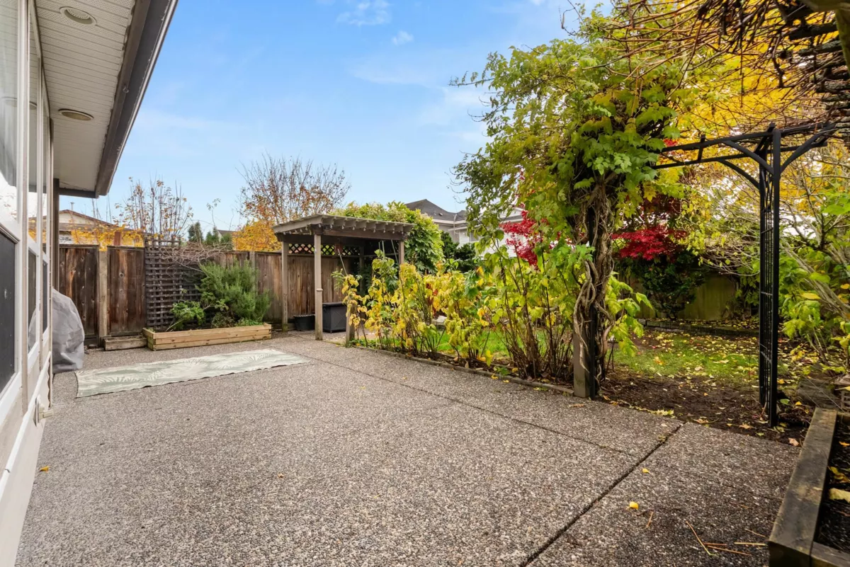 Front Yard Photo of 3880 Garry Street, Richmond, BC