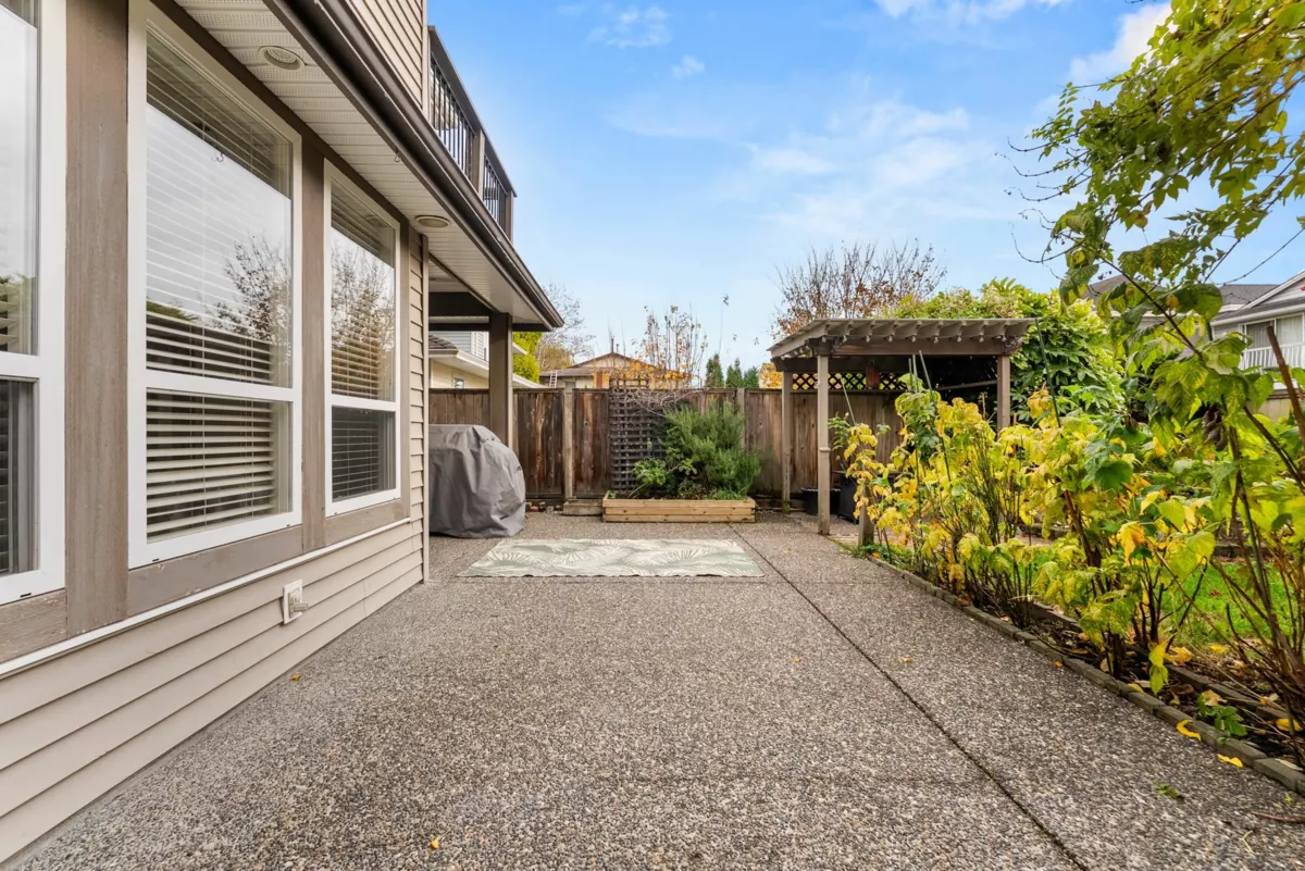 Swimming Pool Photo of 3880 Garry Street, Richmond, BC