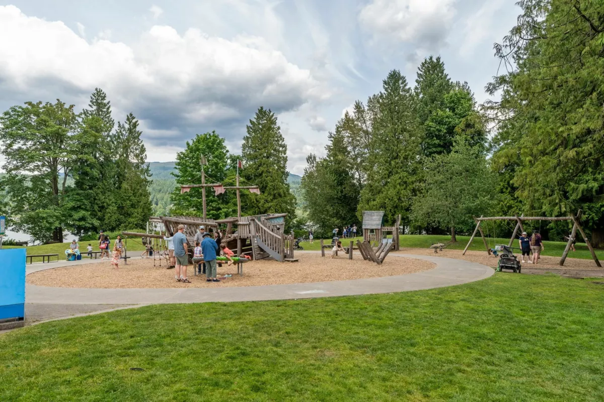 Garden / Landscaping Photo of 412 2525 Clarke Street, Port Moody, BC