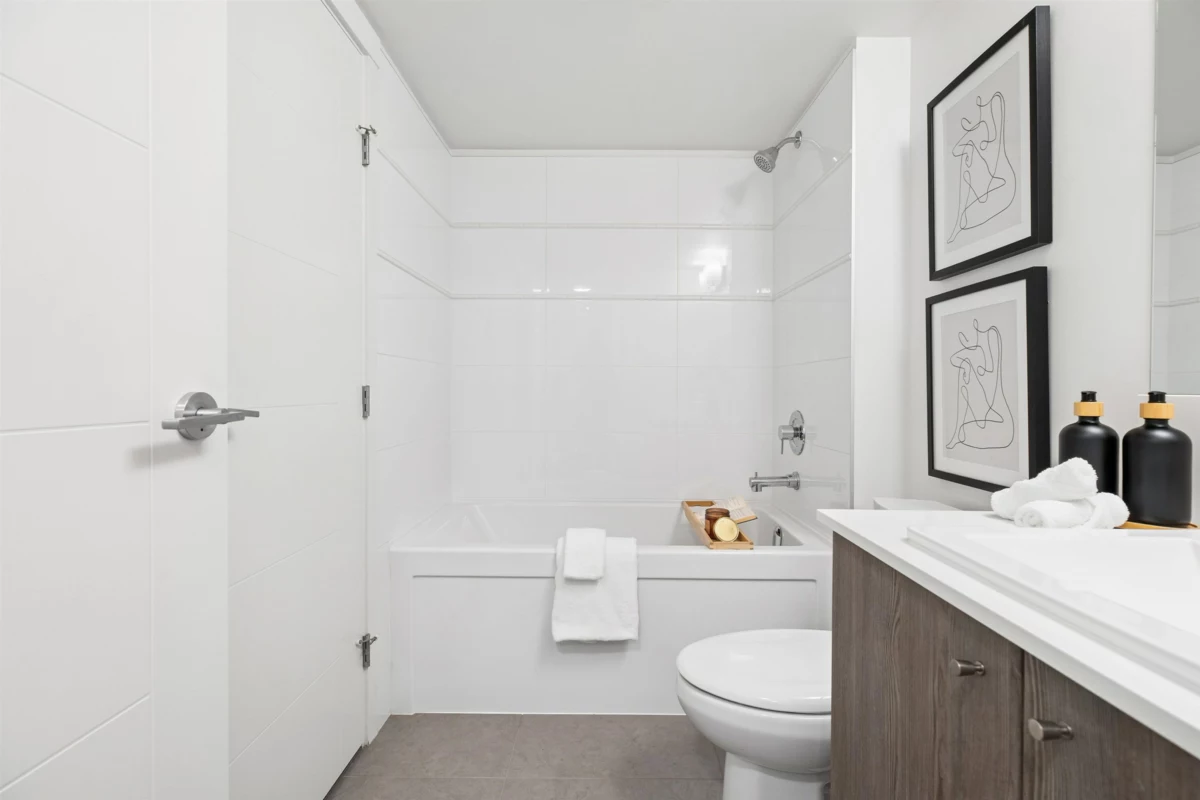 Hallway Photo of 412 2525 Clarke Street, Port Moody, BC