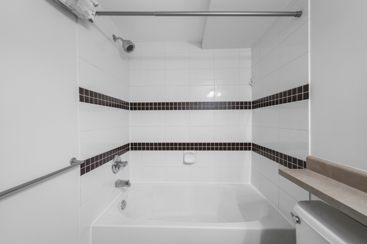 Hallway Photo of 111 12248 224 Street, Maple Ridge, BC