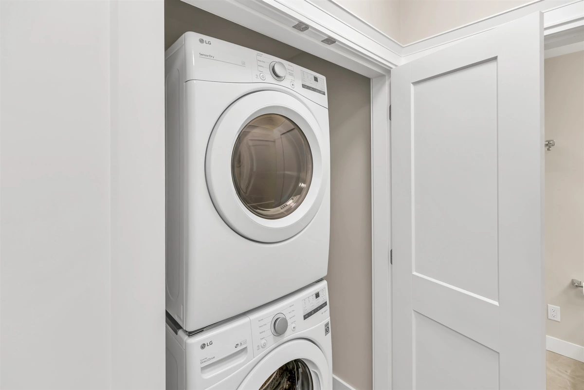 Guest Bathroom Photo of 418 11077 Ravine Road, Surrey, BC