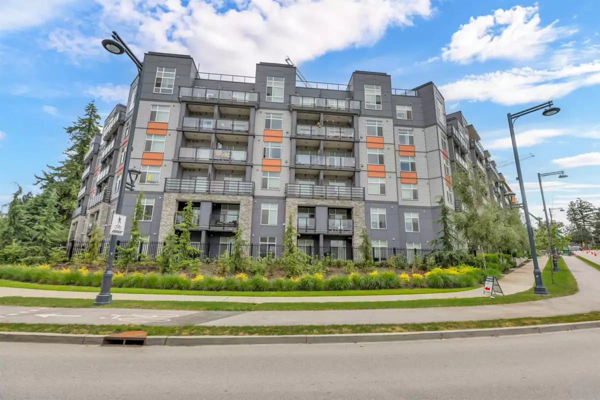 Living Room Photo of 418 11077 Ravine Road, Surrey, BC