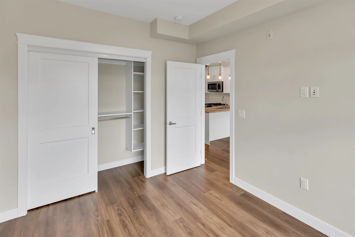 Walk-In Closet Photo of 418 11077 Ravine Road, Surrey, BC