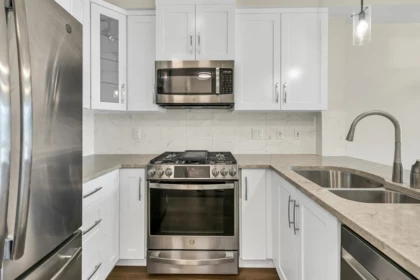 418 11077 Ravine Road, Surrey, BC, Surrey — Apartment/Condo for sale