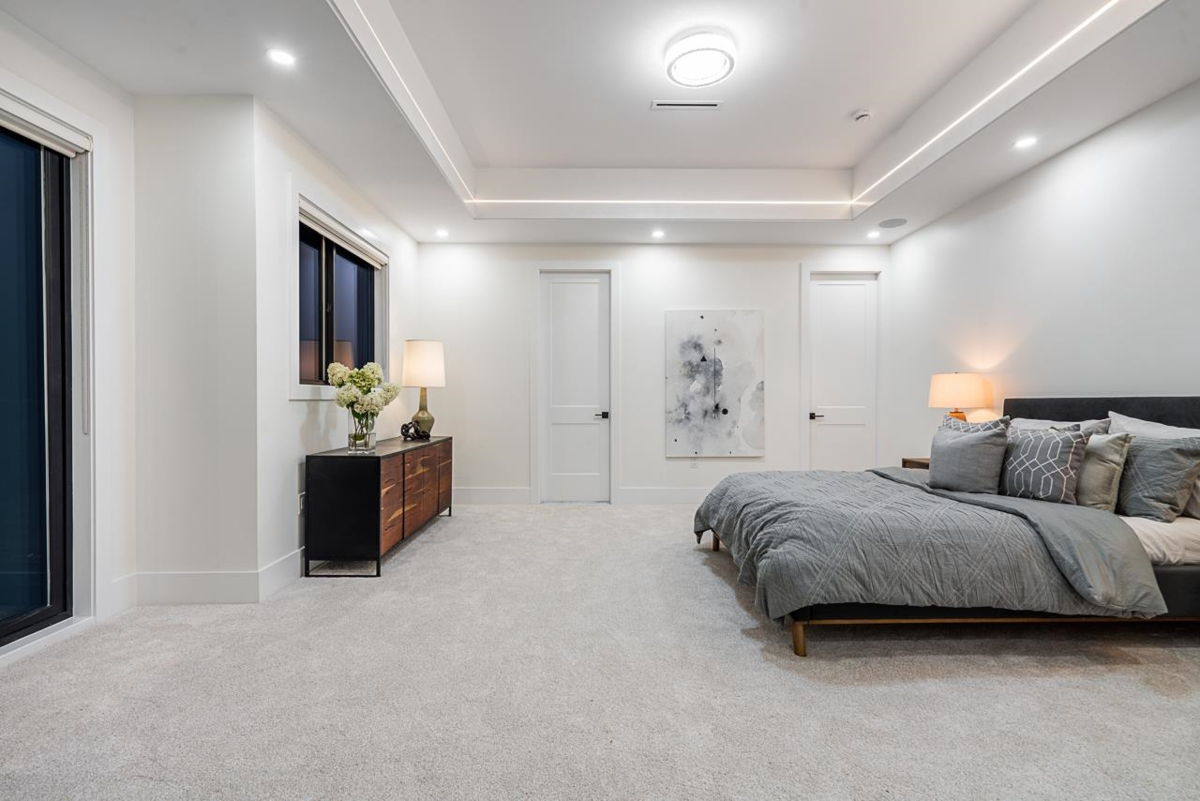 Entry Foyer Photo of 16838 106 Avenue, Surrey, BC