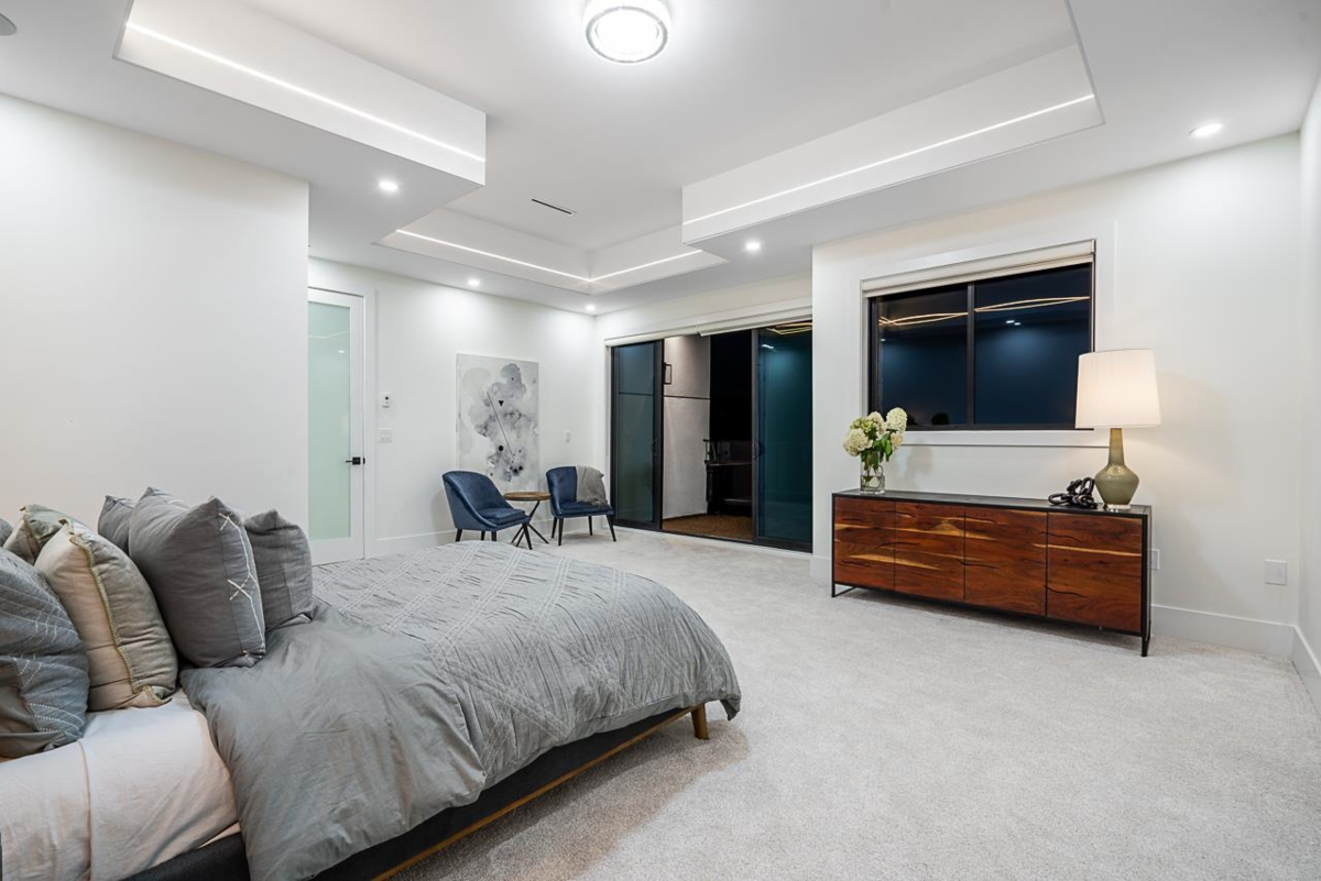 Hallway Photo of 16838 106 Avenue, Surrey, BC