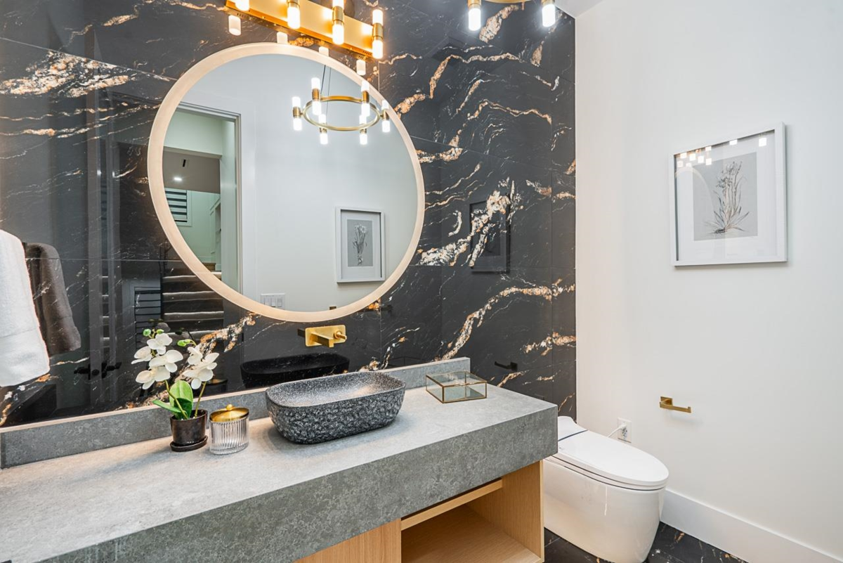 Laundry Room Photo of 16838 106 Avenue, Surrey, BC