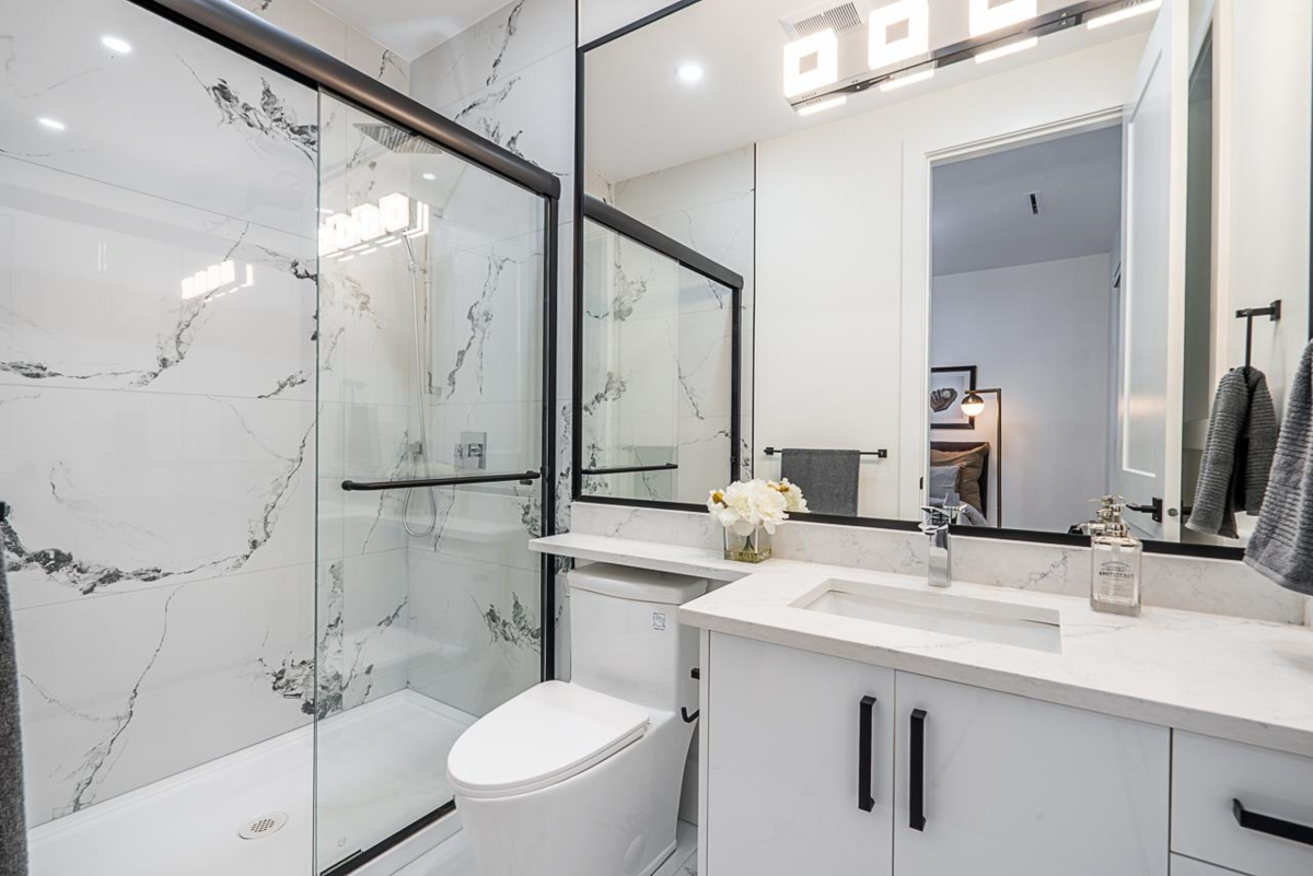 Swimming Pool Photo of 16838 106 Avenue, Surrey, BC