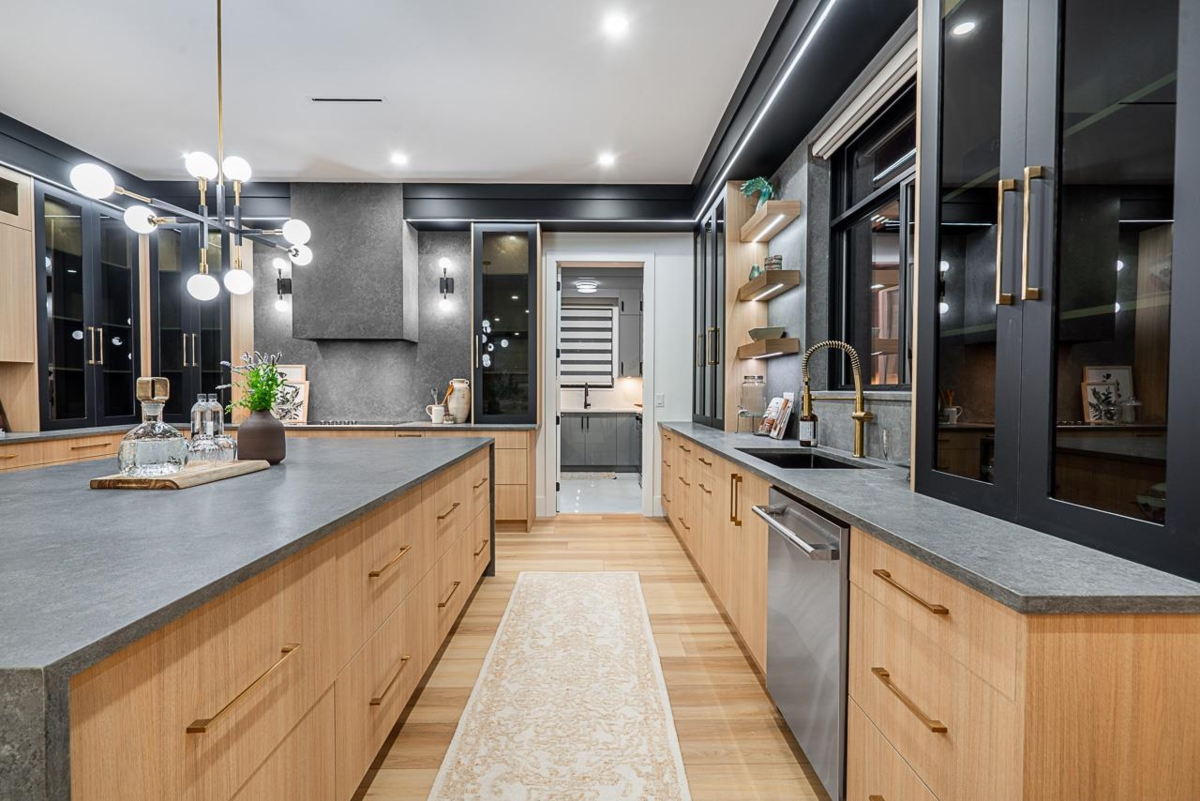 Walk-In Closet Photo of 16838 106 Avenue, Surrey, BC