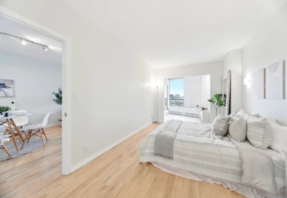 801 8871 Lansdowne Road, Richmond, BC, Richmond — Apartment/Condo for sale