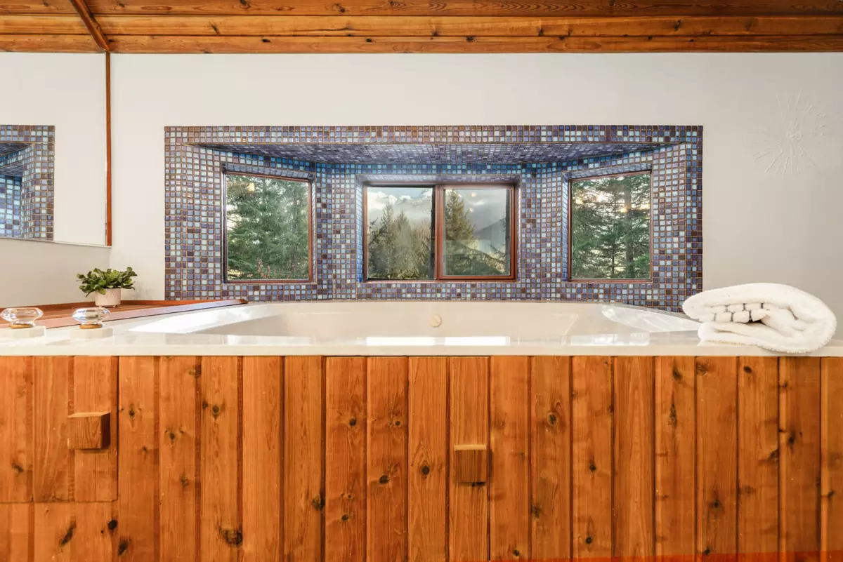 Entry Foyer Photo of 9249 Pinetree Lane, Whistler, BC