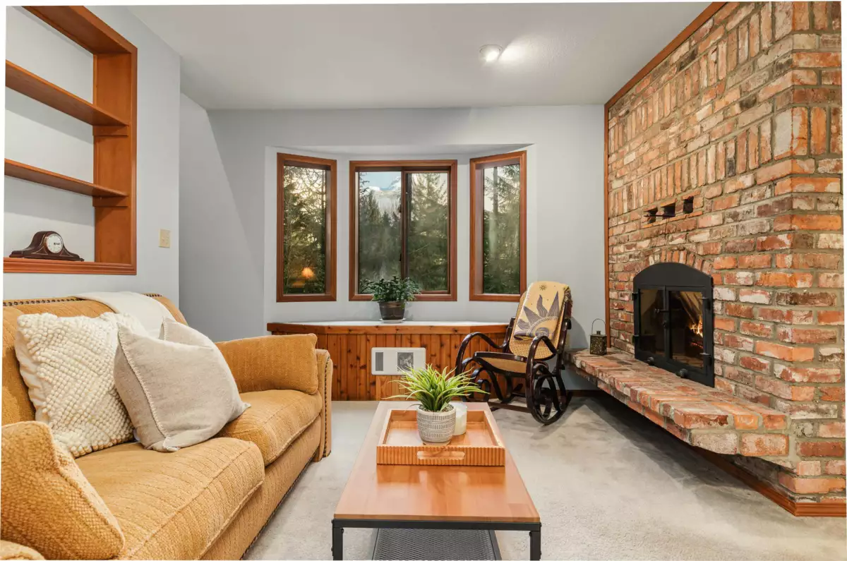 Kitchen Island Photo of 9249 Pinetree Lane, Whistler, BC