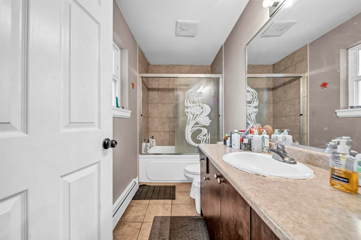 Backyard Photo of 12101 84 Avenue, Surrey, BC