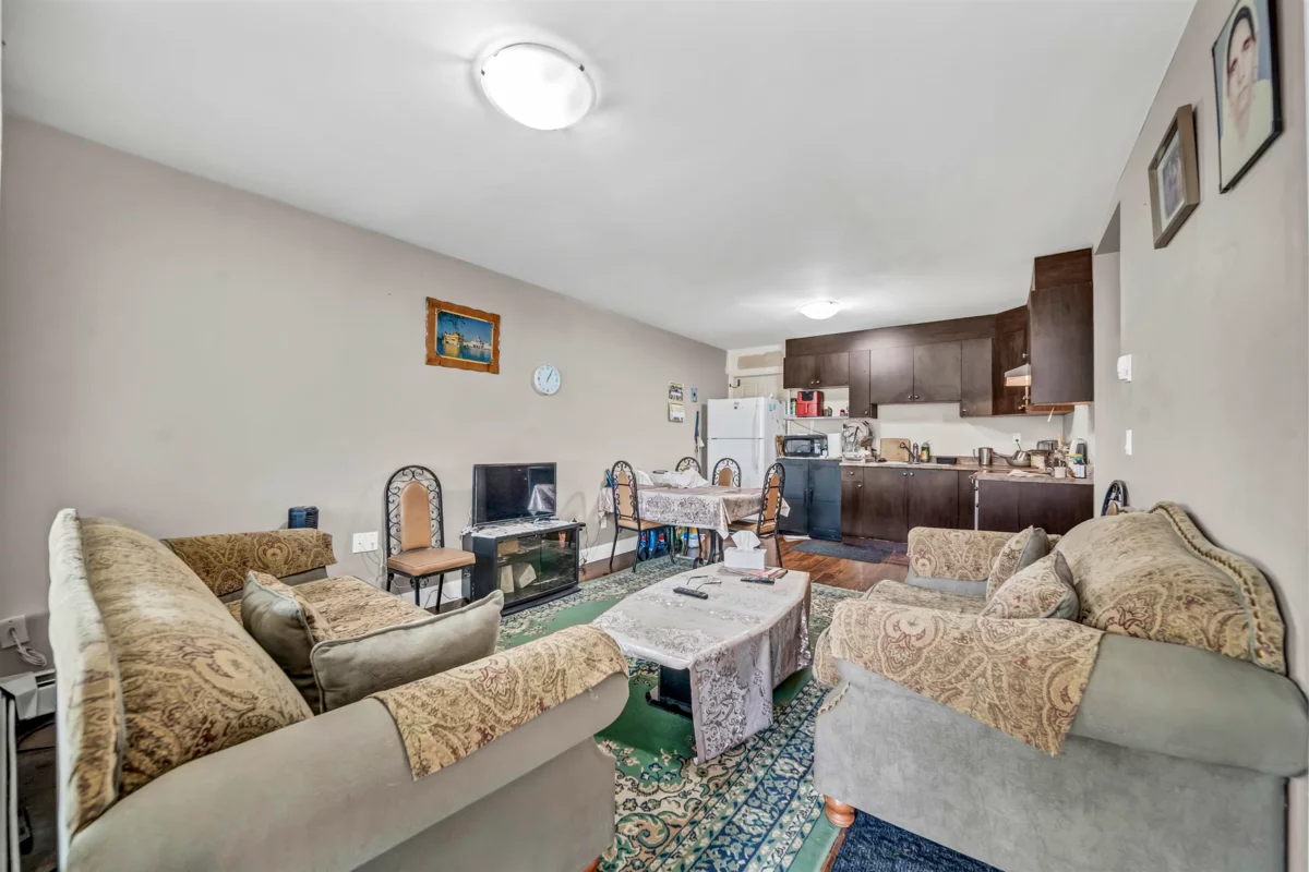 Basement Recreation Room Photo of 12101 84 Avenue, Surrey, BC