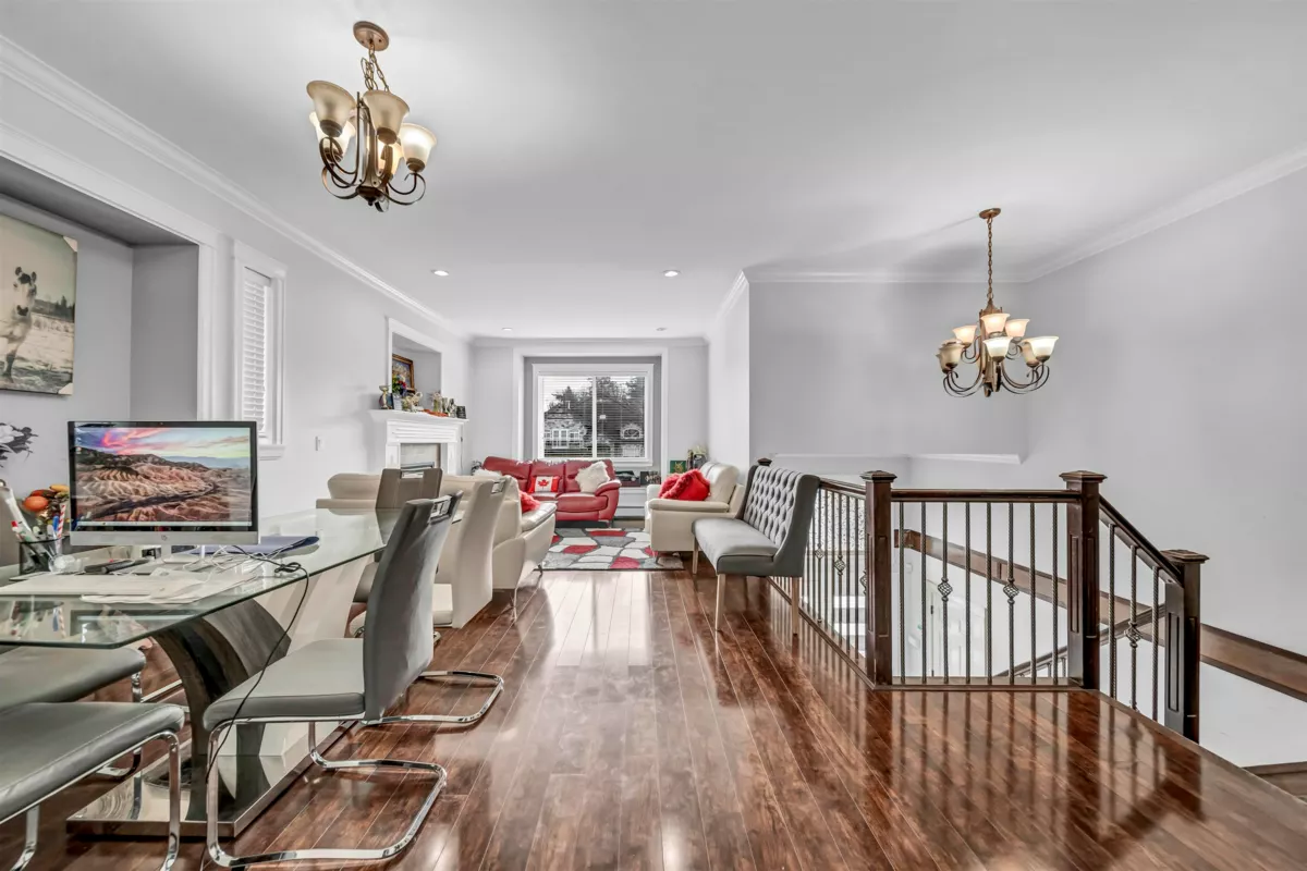Dining Area Photo of 12101 84 Avenue, Surrey, BC