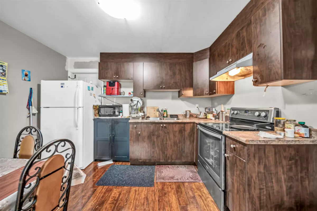 Laundry Room Photo of 12101 84 Avenue, Surrey, BC