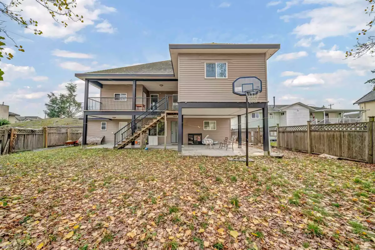Outdoor Kitchen Photo of 12101 84 Avenue, Surrey, BC