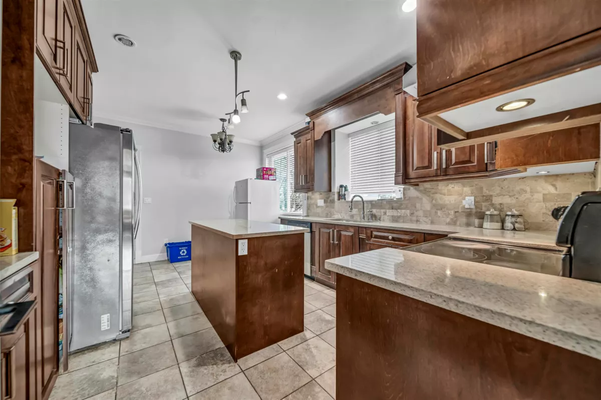 Primary Bedroom Photo of 12101 84 Avenue, Surrey, BC