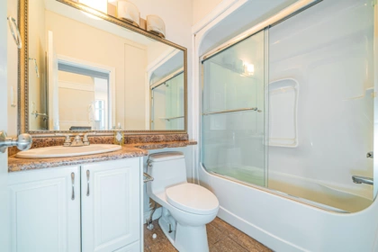 Primary Bathroom Photo of 6368 189a Street, Surrey, BC