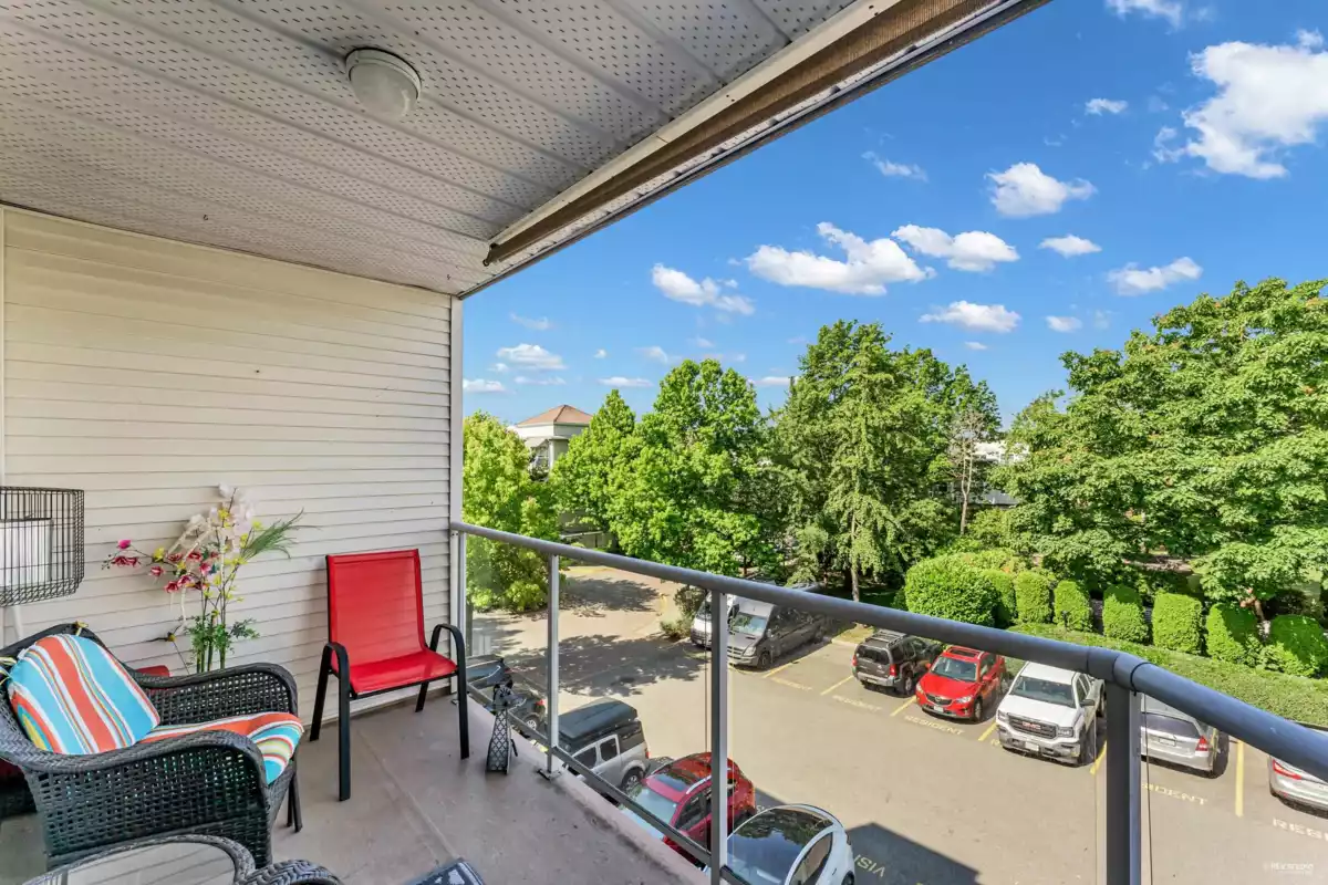 Basement Recreation Room Photo of 302 4758 53 Street, Delta, BC