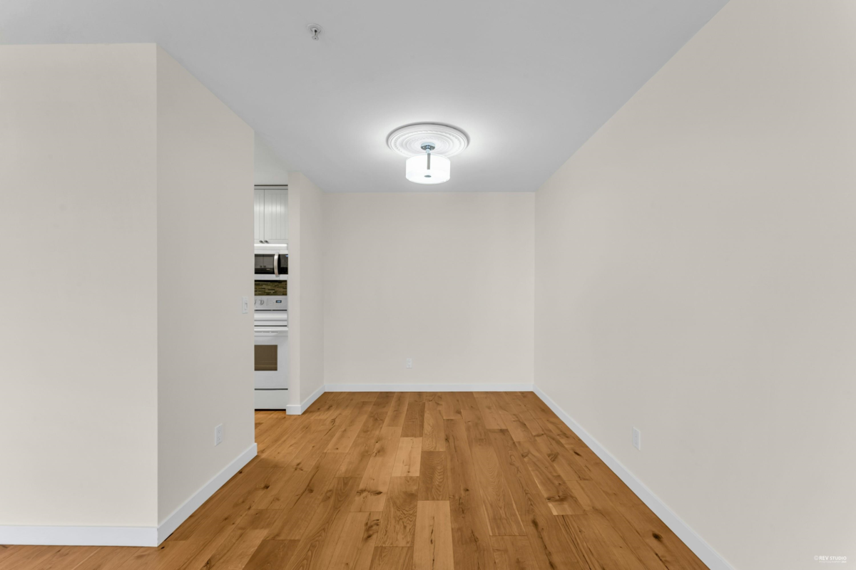 Kitchen Island Photo of 302 4758 53 Street, Delta, BC