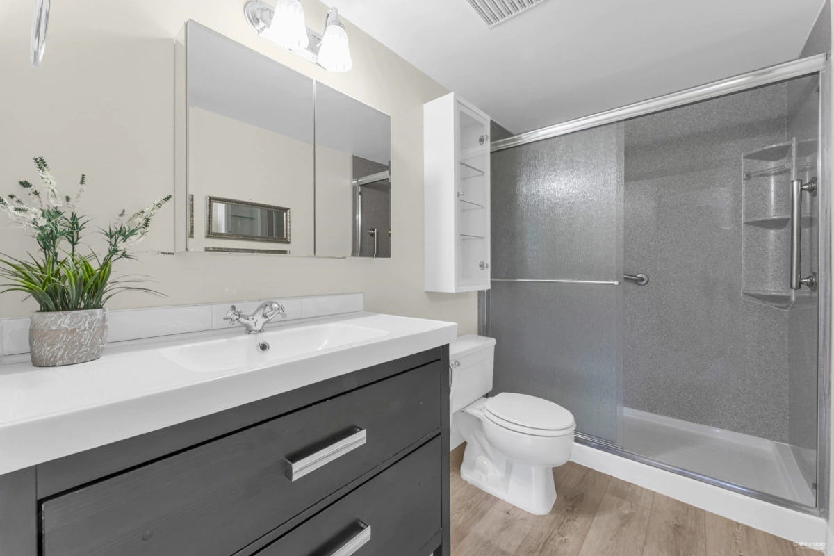 Powder Room Photo of 302 4758 53 Street, Delta, BC