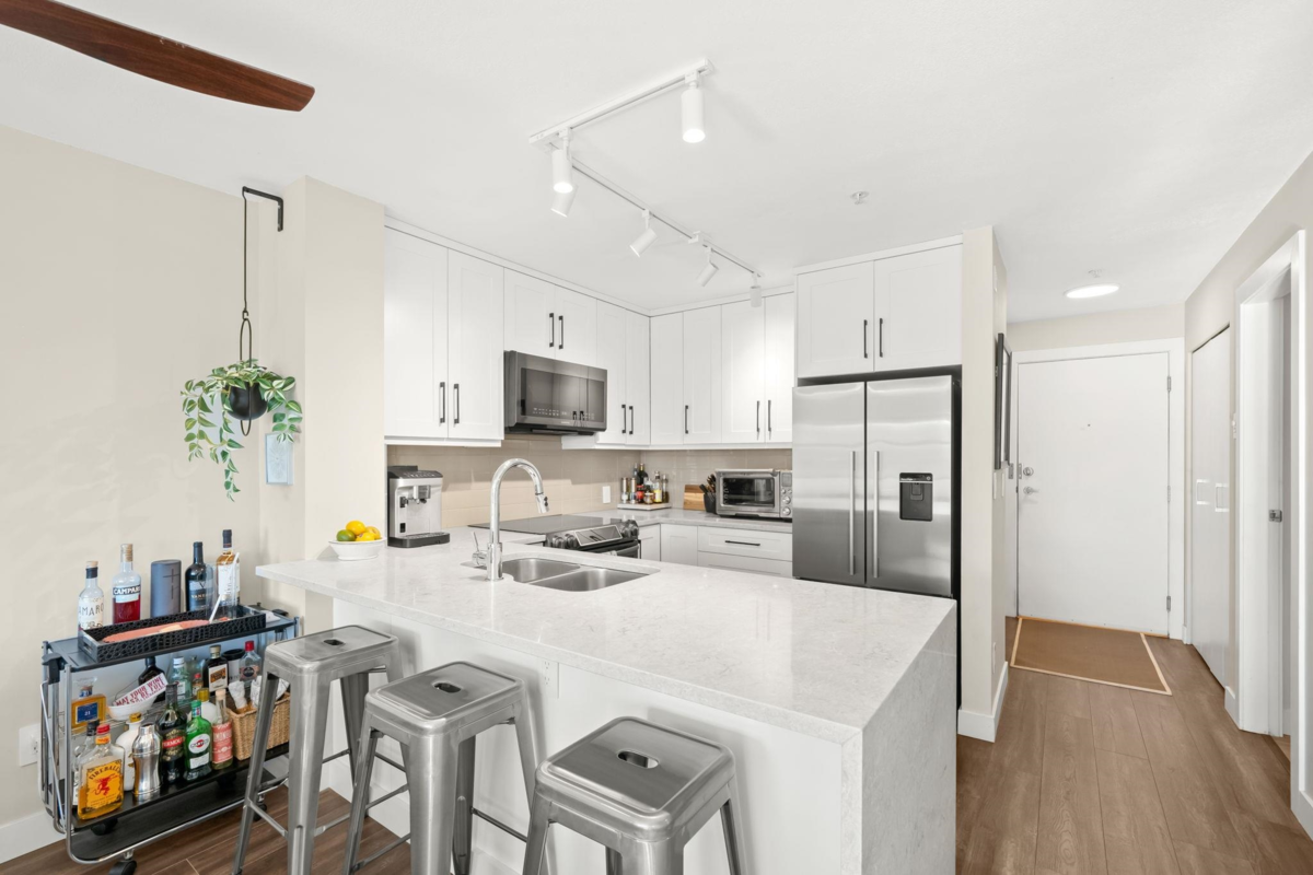 Dining Area Photo of 410 124 W 3rd Street, North Vancouver, BC