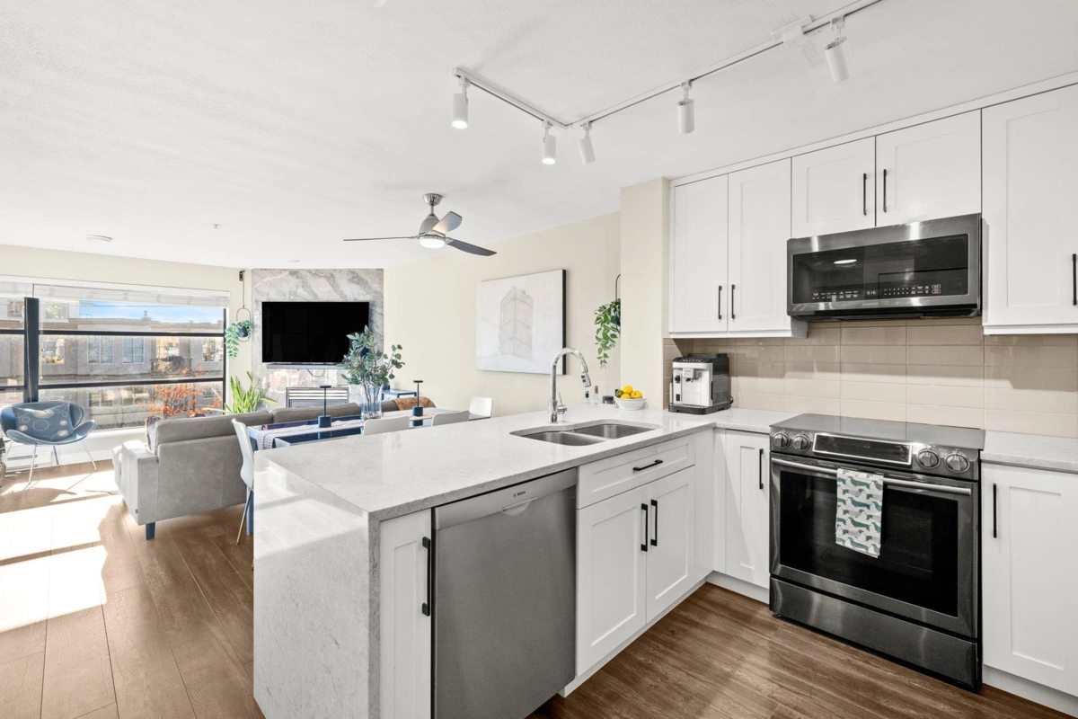 Kitchen Island Photo of 410 124 W 3rd Street, North Vancouver, BC
