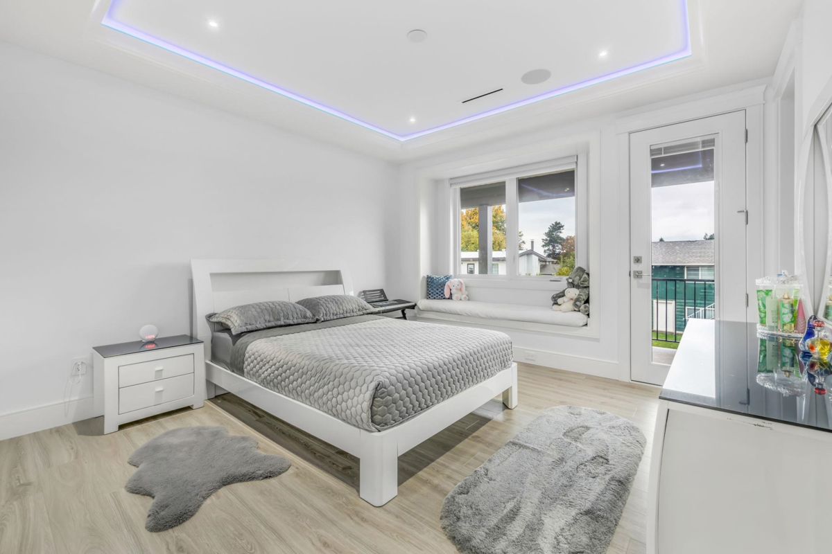 Entry Foyer Photo of 6595 Dayton Drive, Chilliwack, BC